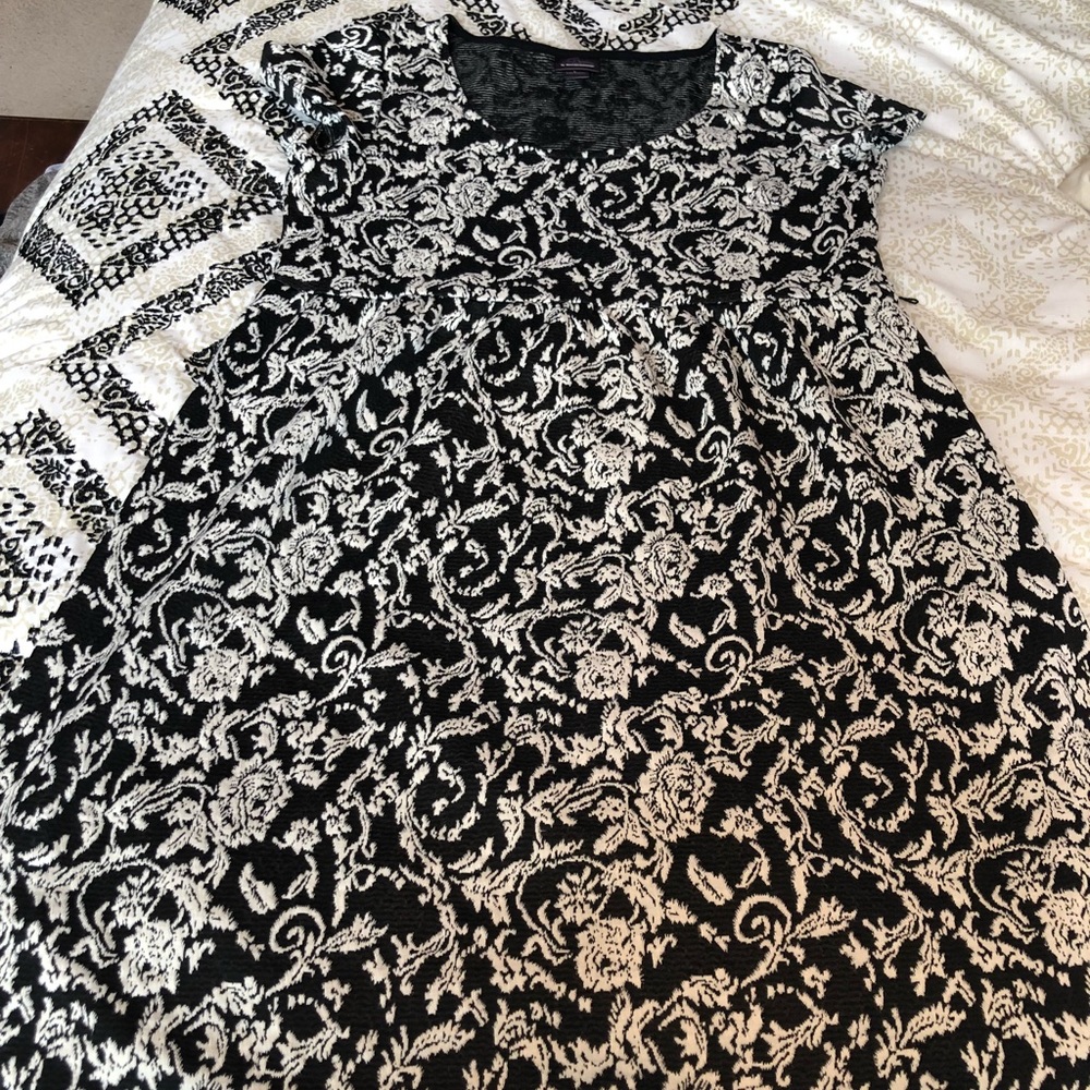 Floral maternity dress